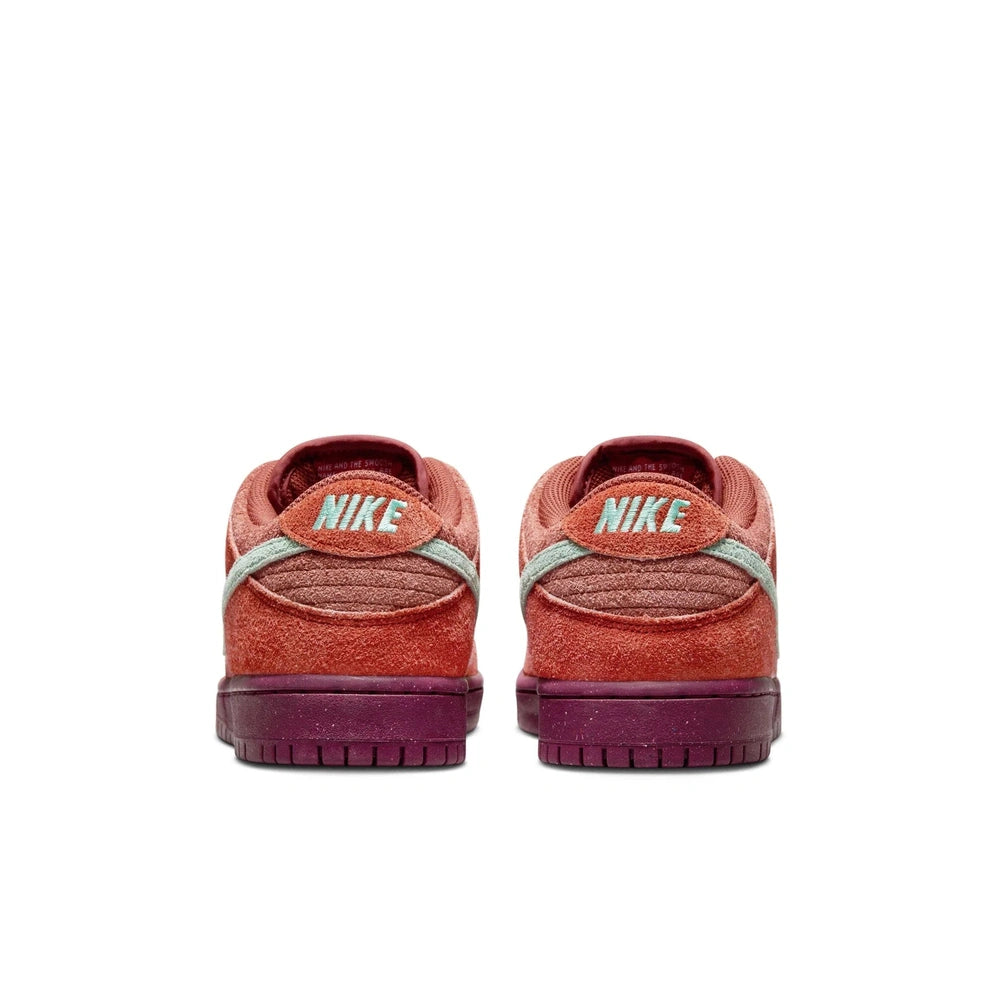 NIKE SB | DUNK LOW PRO MYSTIC RED