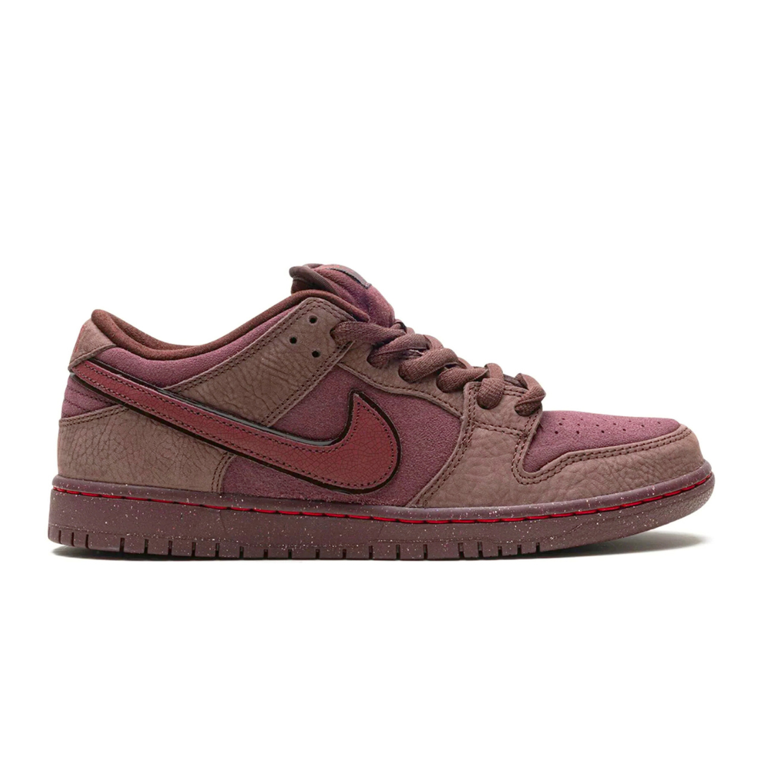 NIKE SB DUNK LOW PRO CITY OF LOVE