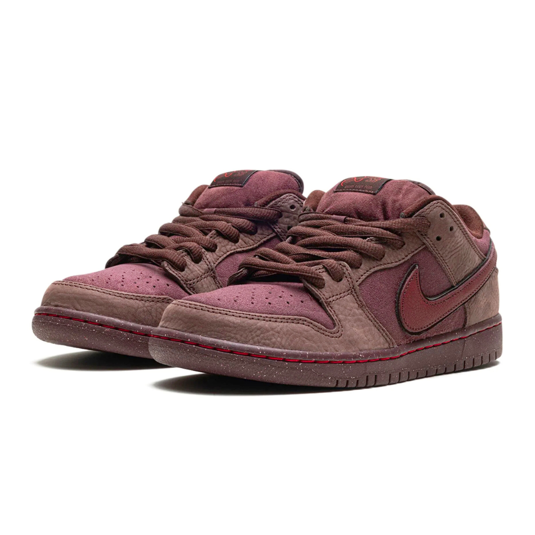 NIKE SB DUNK LOW PRO CITY OF LOVE