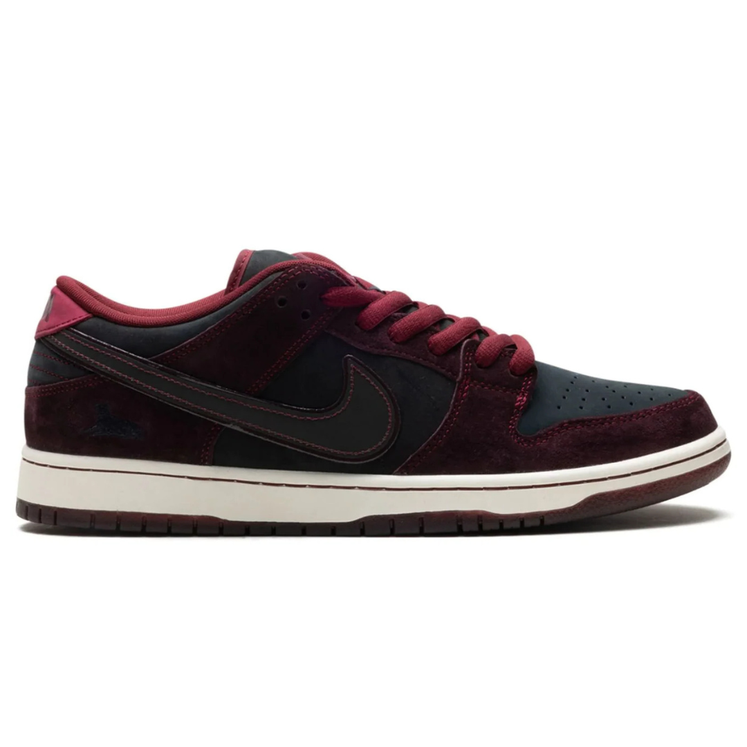 Dunk sb Riot skateshop