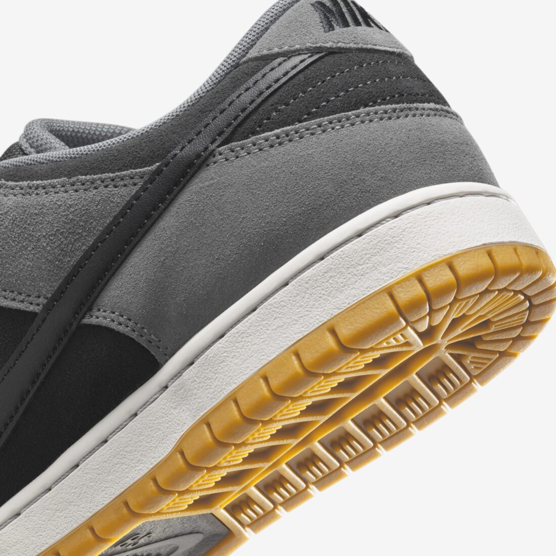 NIKE SB DUNK LOW PRO DARK SMOKE GREY