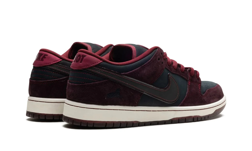 Dunk sb Riot skateshop