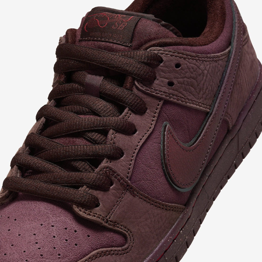 NIKE SB DUNK LOW PRO CITY OF LOVE