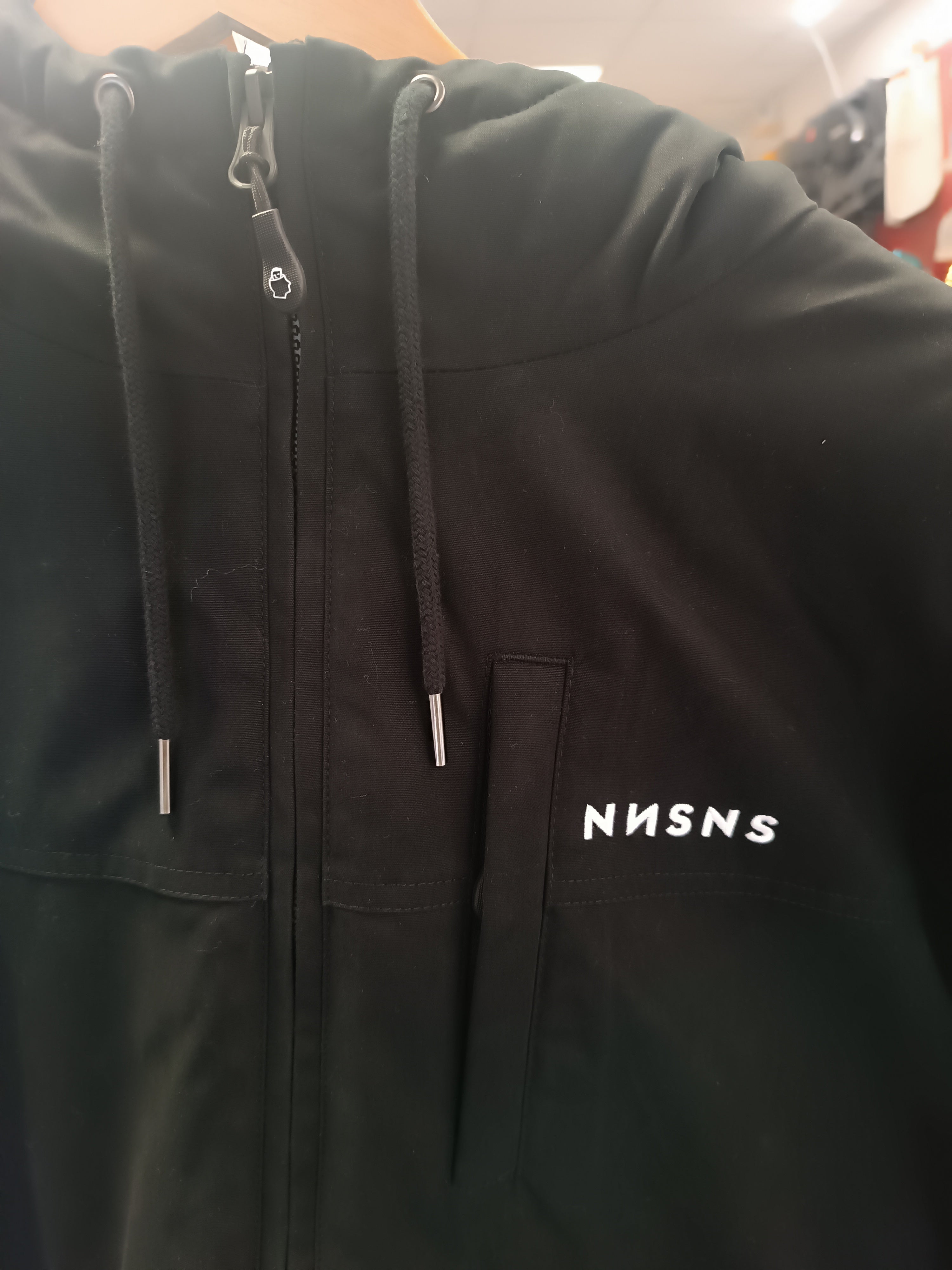 NNSNS – Manteau zippée à capuche technique